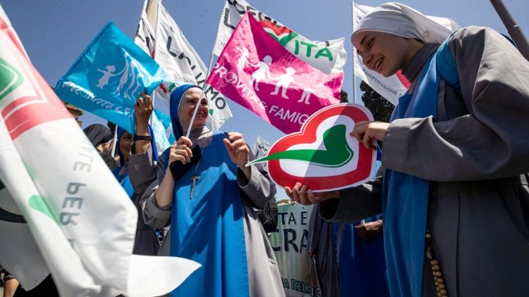 Митинг в защиту жизни в Риме: против абортов, эвтаназии и демографической зимы