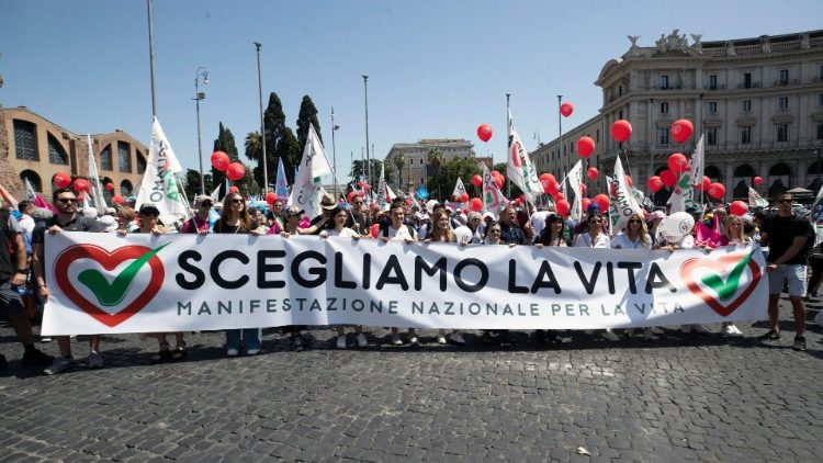 Националната манифестација „Избираме живот“ во Рим