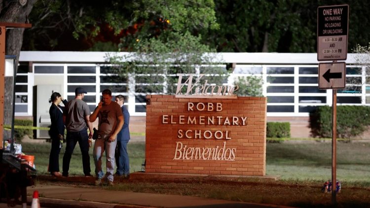 Nach dem Attentat an einer Grundschule in Uvalde, Texas