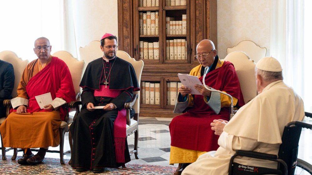 Pope Francis receives a delegation of Mongolian Buddhist Authorities
