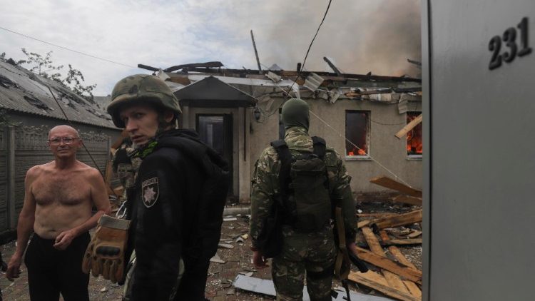 Soldati ucraini a Lysychiansk, nel Lugansk (Epa/Str)