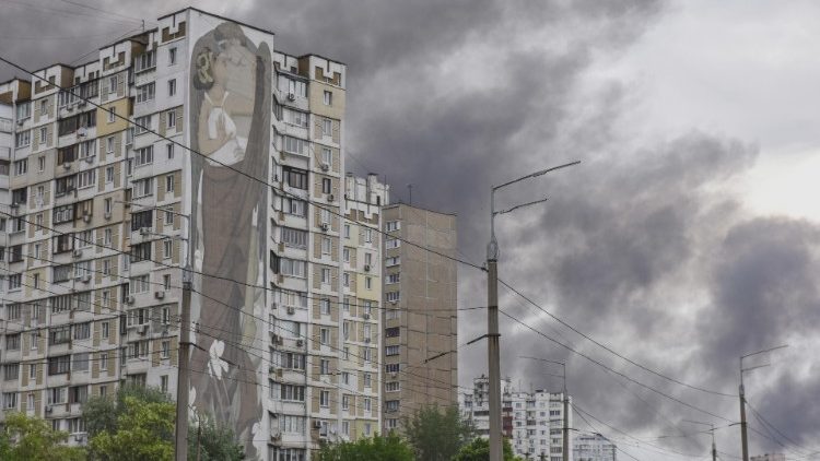 Последствия ракетного обстрела Киева (5 июня 2022 г.)
