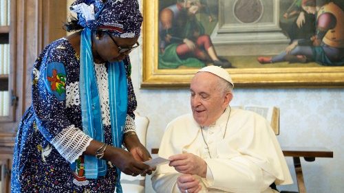 O Papa recebe mulheres católicas: "Trouxemos-lhe a voz das invisíveis"