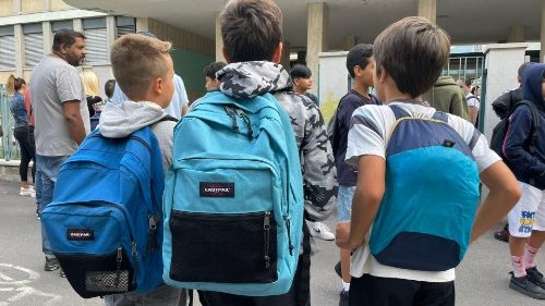Save the Children: più dispersione scolastica e povertà in Italia 