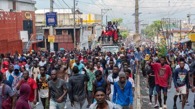 Pas caribenho vive uma situa??o de crise poltica e social que tem se agravado cada vez mais nos ltimos anos