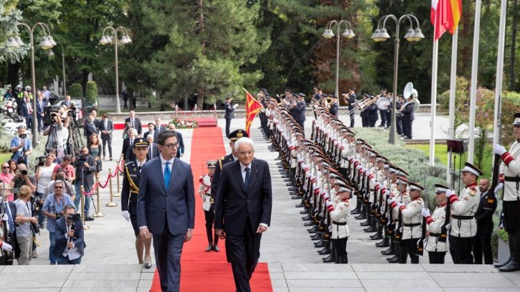 Mattarella a Skopje, vede il presidente e parla all' Assemblea
