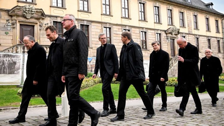 Bispos participantes na Assembleia da Conferência Episcopal da Alemanha realizada em setembro de 2022 em Fulda