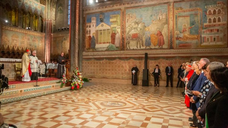 Bohoslužba v Assisi