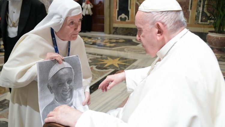 Papež: Smysl pro humor je jedním z rozměrů svatosti