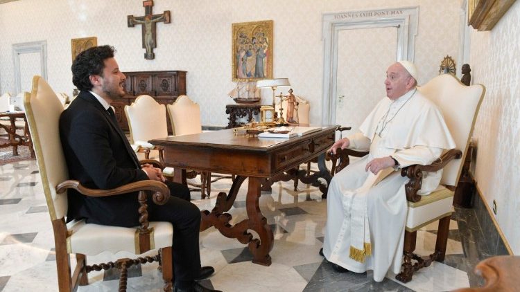 El Papa y el Primer Ministro de Montenegro 