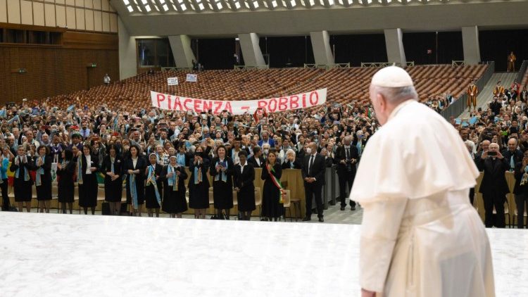 Ferenc pápa találkozik a Scalabrini püspök szenttéavatására érkezett hívekkel  