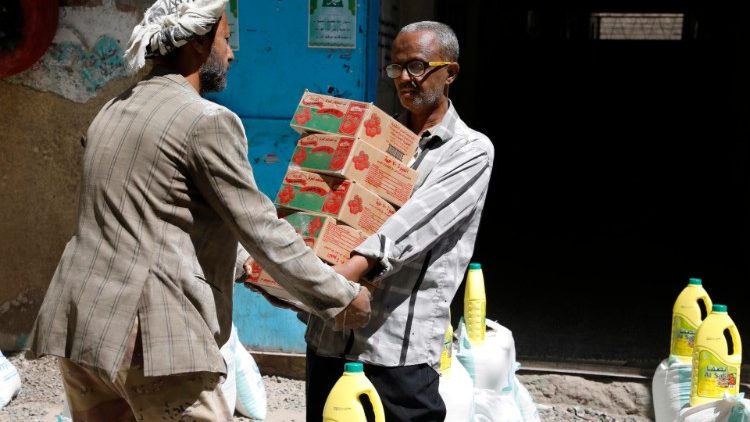 यमन में संघर्ष पीड़ित लोगों के लिए मुफ्त खाद्यन्न
