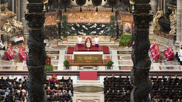 Pápai szentmise a Szent Péter bazilika Katedra-oltáránál