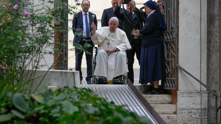 Папа помолился на Тевтонском кладбище обо всех умерших (2 ноября 2022 г.)