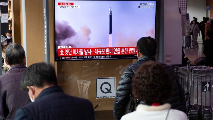 Seul, in televisione il lancio del secondo missile balistico da parte di Pyongyang
