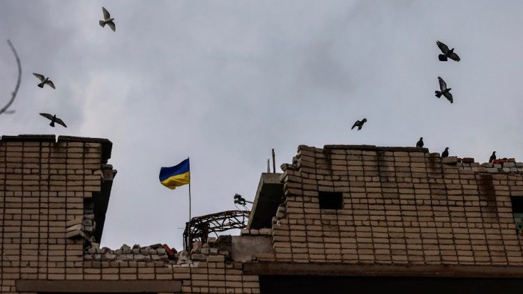 Vuelve la bandera ucraniana  a Jersón