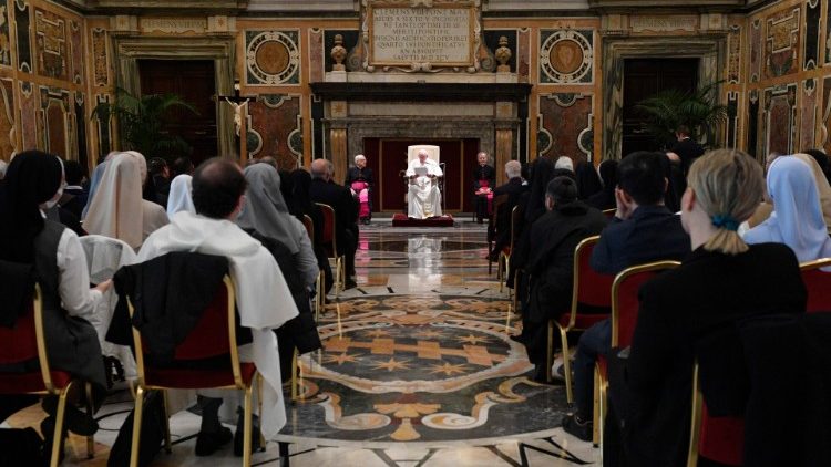 Papież Franciszek przyjął osoby związane z Instytutem Claretianum w Rzymie, 7 listopada 2022