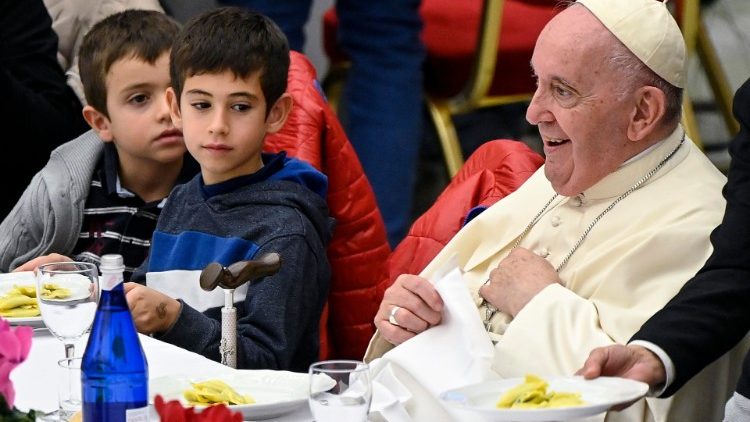 Almuerzo con el Papa Francisco en la Jornada Mundial de los Pobres 2022