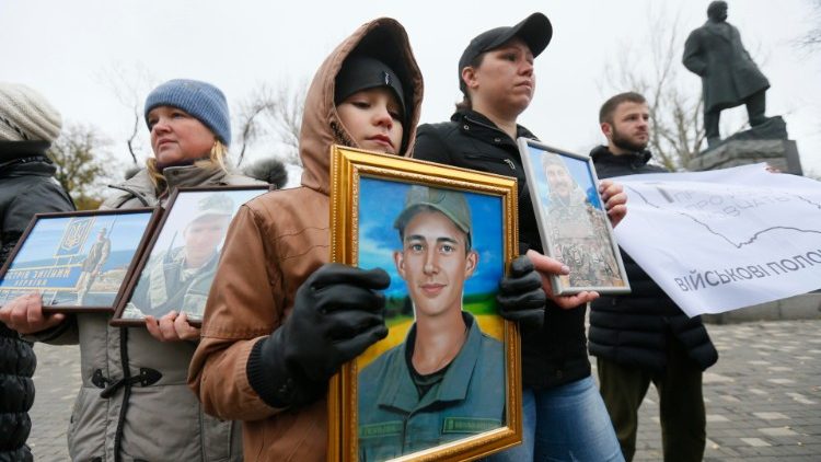 Rodziny domagające sie uwolnienia obrońców Azowstalu