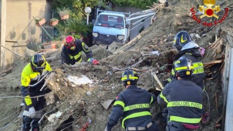 Ischia: Feuerwehrleute suchen weiter nach Vermissten