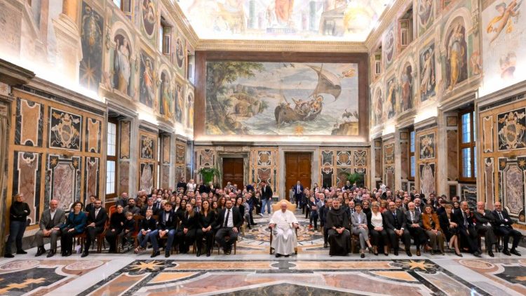 La foto di gruppo del Forum delle Associazioni Familiari con il Papa