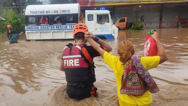 Philippinen: Verheerende Überschwemmungen trübten die Weihnachtsfreude