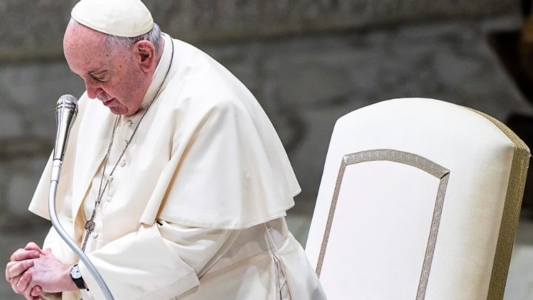 Pope Francis asks for prayers for the Pope Emeritus