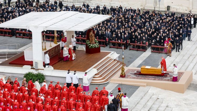 130 Cardinals and 300 Bishops at MAP Emeritus Benedict XVI's Requiem Mass