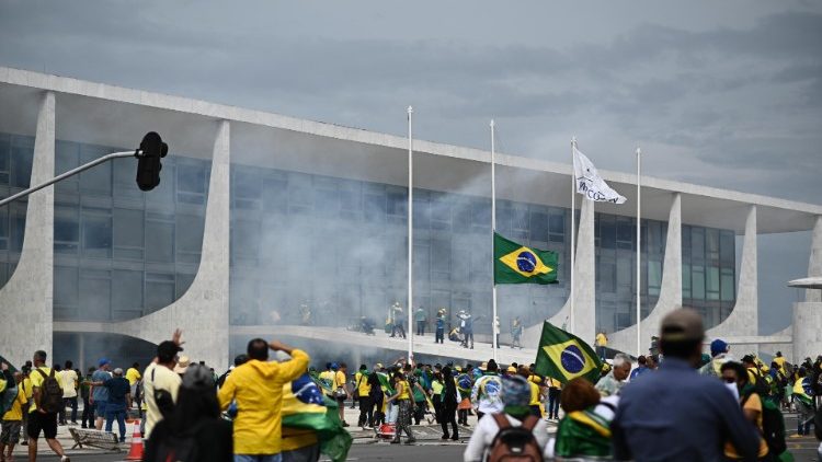 Assaut des partisans de Jair Bolsonaro au palais présidentiel de Brasilia