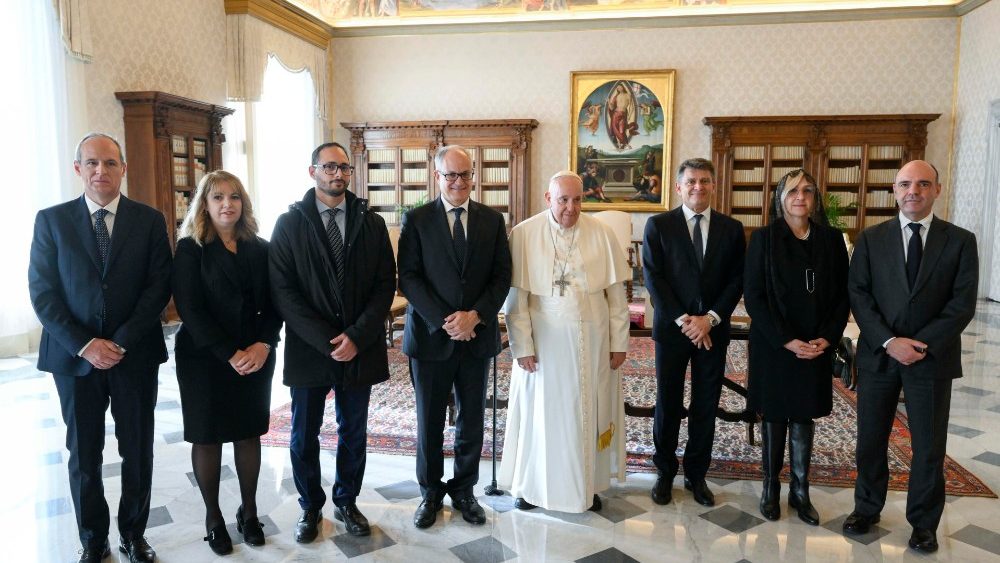 Papa: ha incontrato il sindaco di Roma Gualtieri