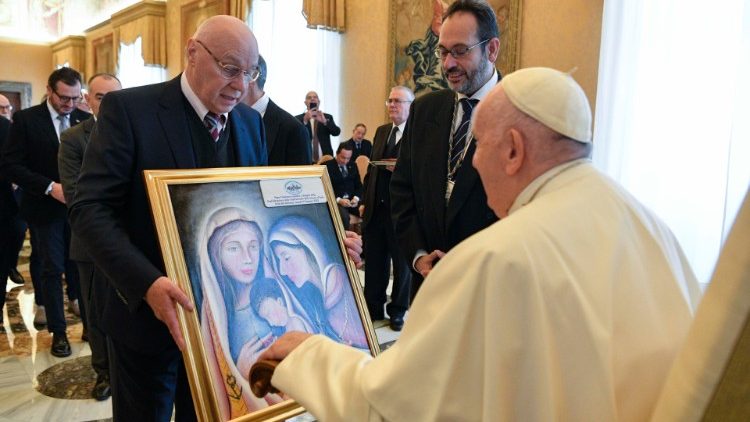 Papież Franciszek przyjął na audiencji przedstawicieli Konfederacji Bractw Włoskich Diecezji