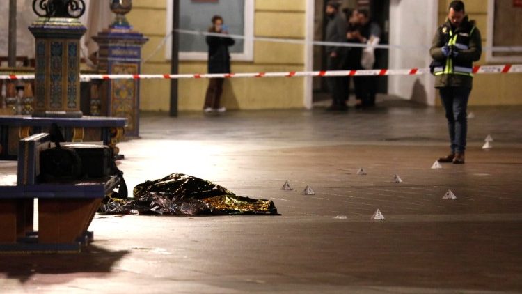 Asesinado sacristán en un ataque a una iglesia en Algeciras (España).