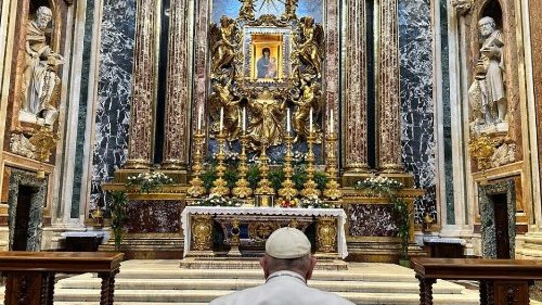 El Papa encomienda a la Virgen Salus populi romani su Viaje a Mongolia