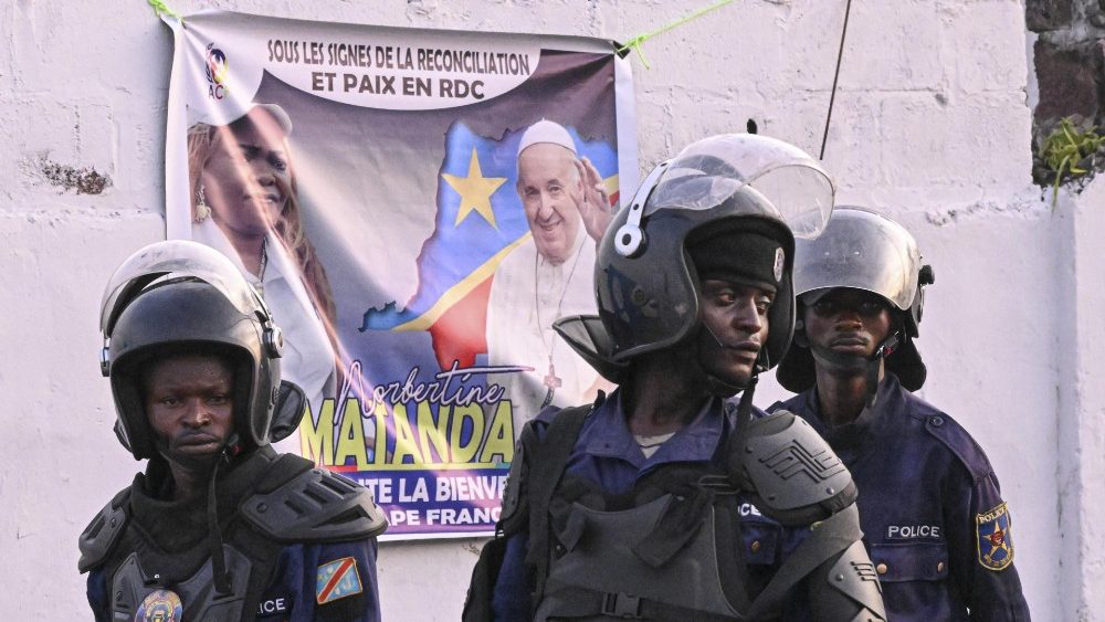 Papa, cristiani chiamati a spezzare circolo della violenza