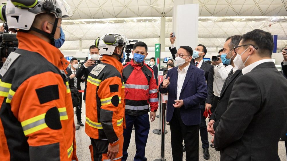 Hong Kong enviou uma equipe de busca e resgate de 59 pessoas para as reas atingidas pelo terremoto na Turquia para ajudar no trabalho de busca e resgate. (Departamento de Servi?os de Informa??o  via EPA/Hong Kong