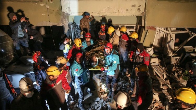 Sisma in Turchia e Siria: ancora vivi dopo centinaia di ore sotto le macerie