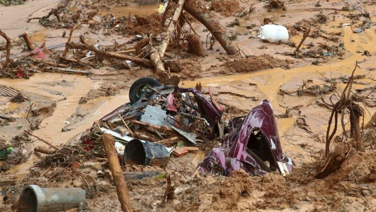 Continuano i soccorsi dopo le inondazioni e le frane provocate dalle piogge torrenziali che hanno colpito lo Stato di San Paolo