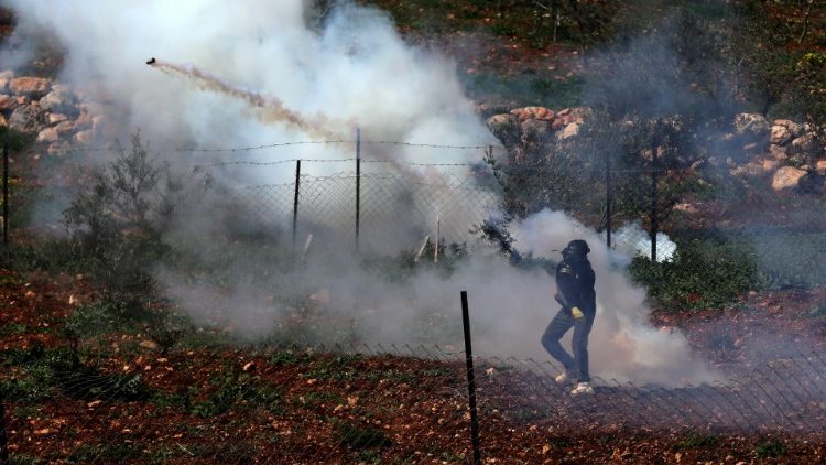 Palestinci prosvjeduju protiv izraelskoga napada u Nablusu