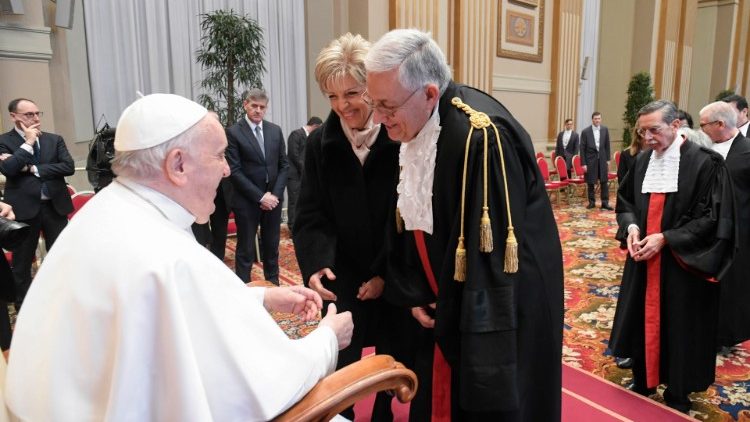Le Pape François lors de l'audience avec les recteurs, professeurs, étudiants et personnel des universités et institutions pontificales romaines, le 25 février 2023. 