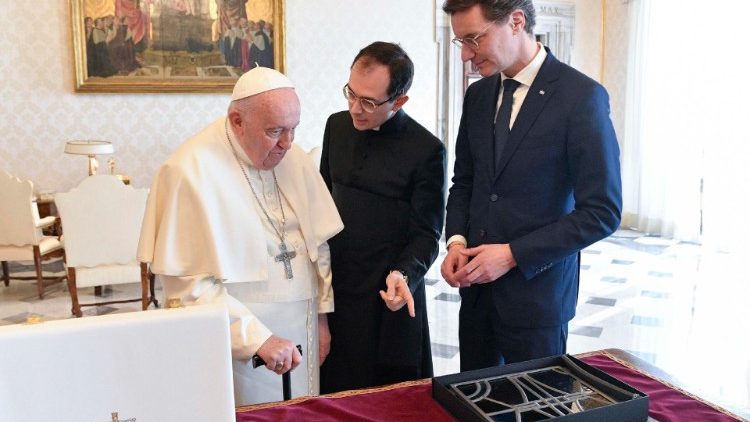 Papst Franziskus und Hendrik Wst