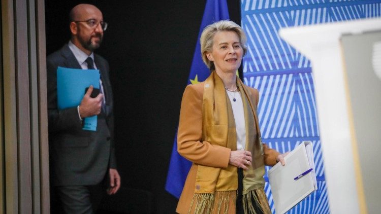 Il presidente del Consiglio europeo Charles Michel e la presidente della Commissione europea, Ursula von der Leyen (Epa / Olivier Hoslet)