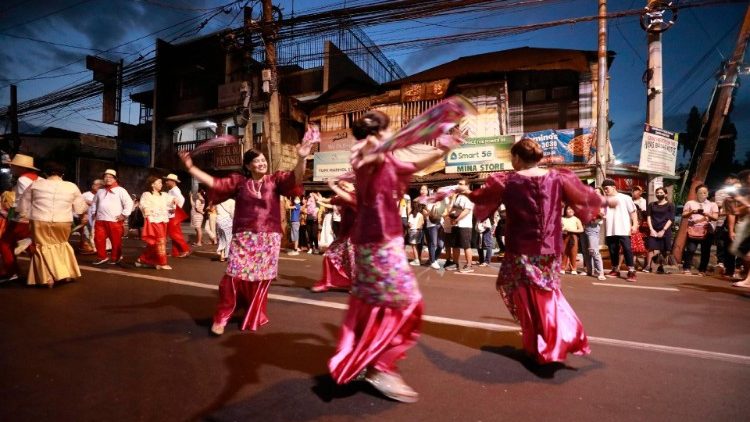 Velykų procesija Maniloje (Filipinai)