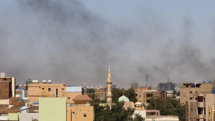 At least 200 people killed in fighting between Sudan's army and paramilitaries