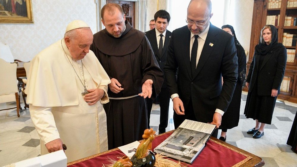 Premier dell'Ucraina Smyhal in Vaticano per udienza Papa