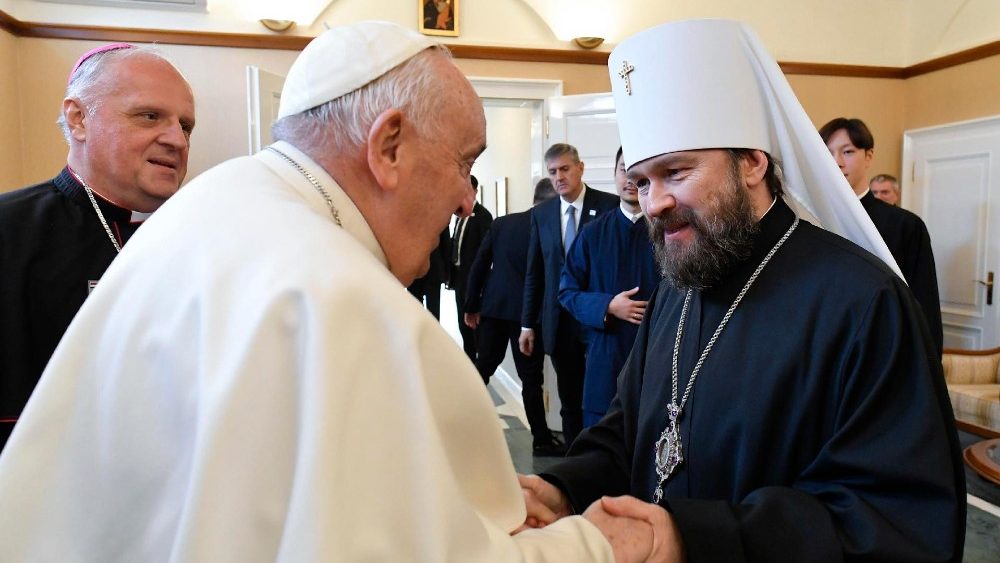 Papa Francisco e metropolita Hilarion na Nunciatura em Budapeste