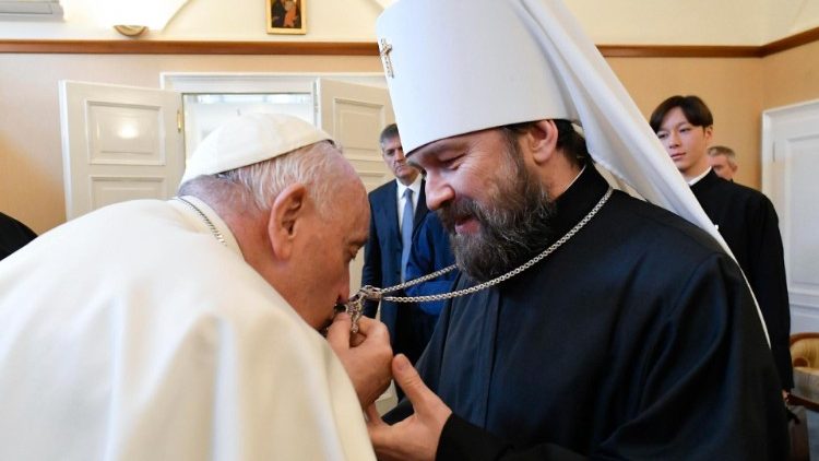 Pope Francis receives Metropolitan Hilarion in the Nunciature in Budapest