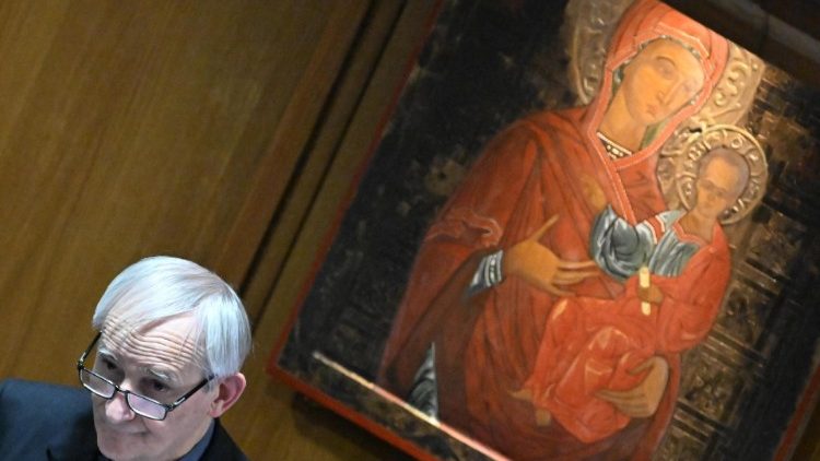 Ancora il cardinal Matteo Zuppi, predidente Cei e arcivescovo di Bologna, nel corso della sua introduzione
