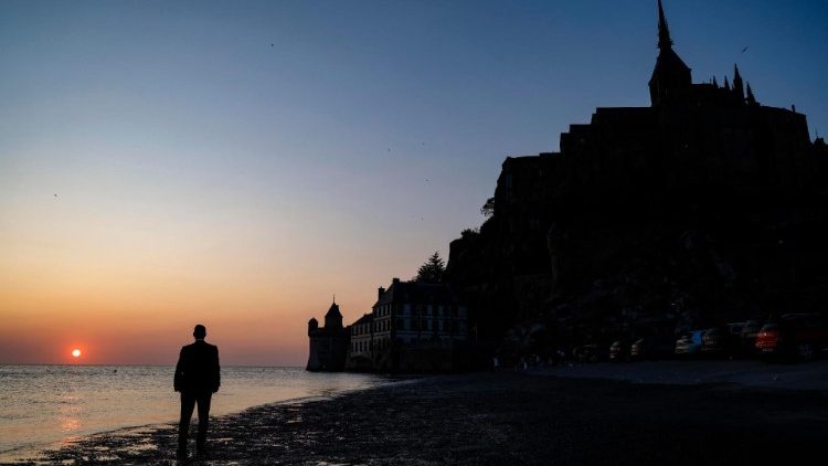 Pielgrzymi licznie przybywają na tysiąclecie Mont-Saint-Michel