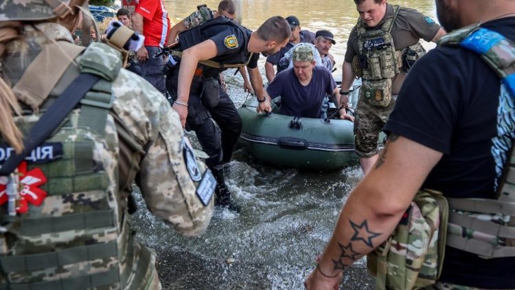 Collapse of critical Ukrainian dam on the Dnipro River sparks evacuations