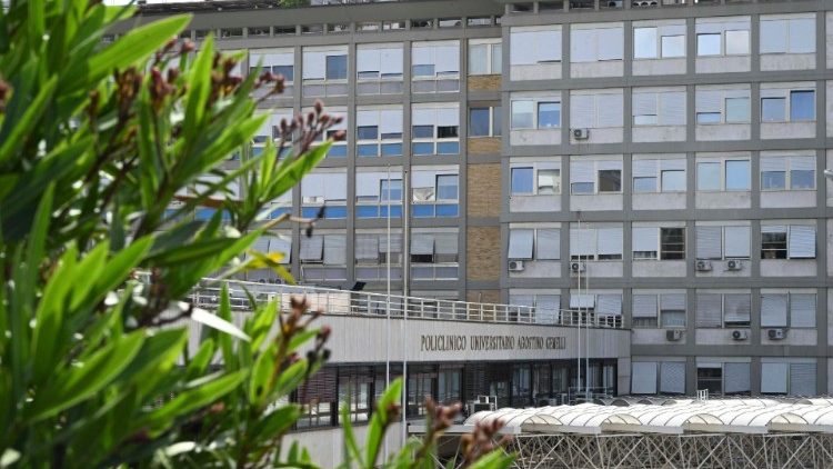 Le centre hospitalier Agostino Gemelli,  Rome. 
